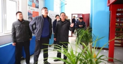 市住建局領(lǐng)導(dǎo)慰問(wèn)公司一線員工