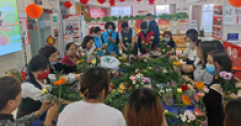 【市城市燃熱集團富泰熱力】事務管理中心黨支部與聯(lián)建社區(qū)、企業(yè)舉辦“端午插花包粽”活動